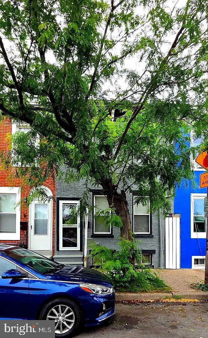 3 bed, 1.5 bath, 1425 sqft, $1,850 — Photo 1