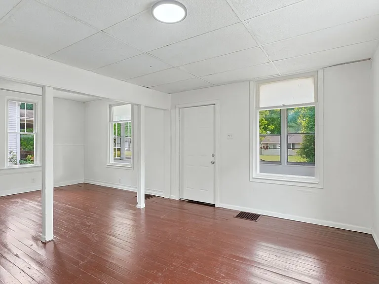 3034 Abbott St — Photo 37