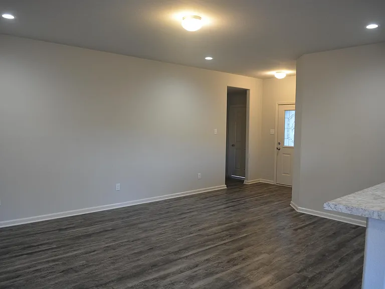 5004 Prospect Rd — Photo 4