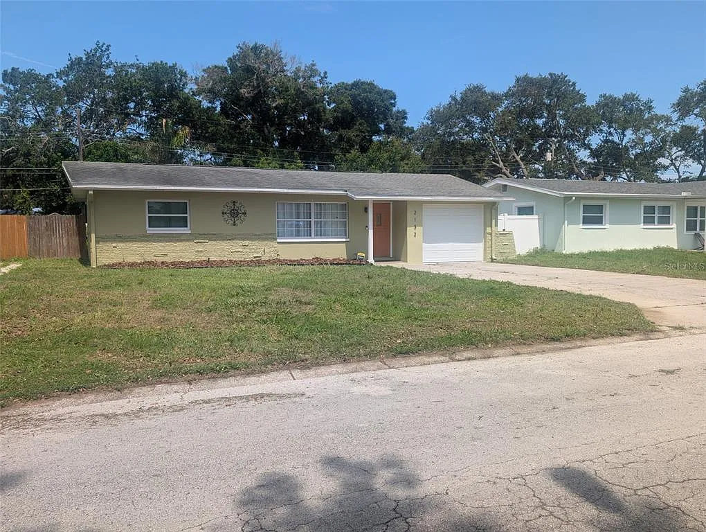 2 bed, 1.0 bath, 856 sqft, $5,000 — Photo 1