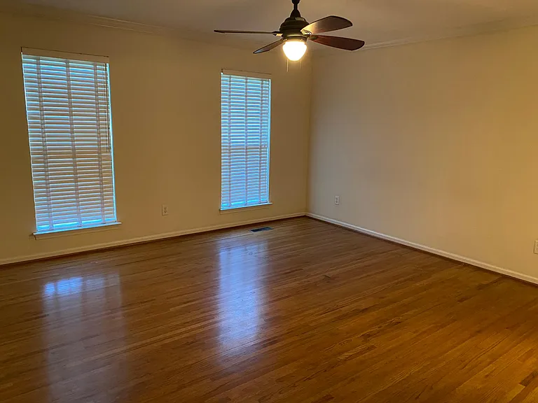 100 Moss Hill Ct — Photo 12