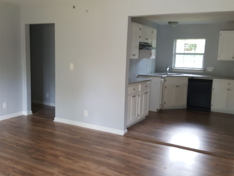 1st image of 3226 San Paula Ave
