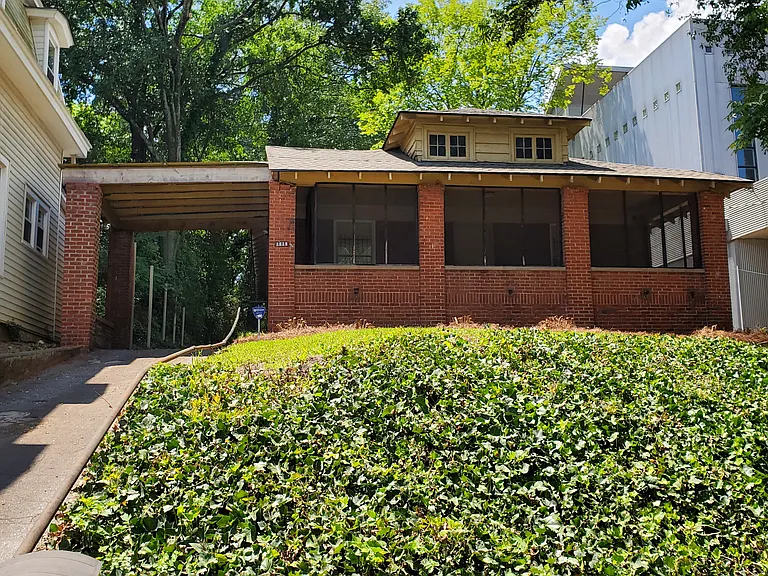 1018 Hemphill Ave NW — Photo 1