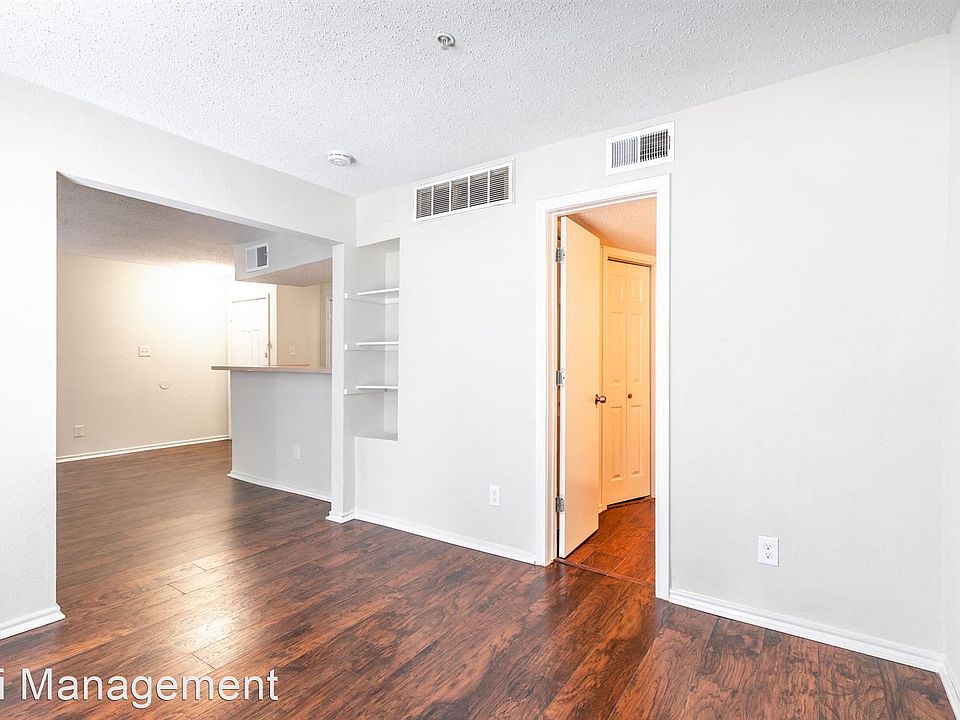 1st image of 4915 Gaston Ave #206