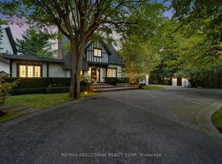 426 Trafalgar Rd, Oakville, ON L6J3H7