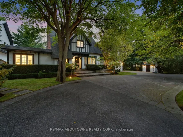 426 Trafalgar Rd, Oakville, ON L6J 3H7