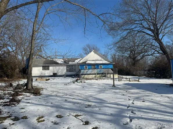 300 3rd St, Phillipsburg, MO 65722