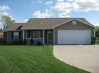 220 Kopp Dr, Manhattan, KS 66502