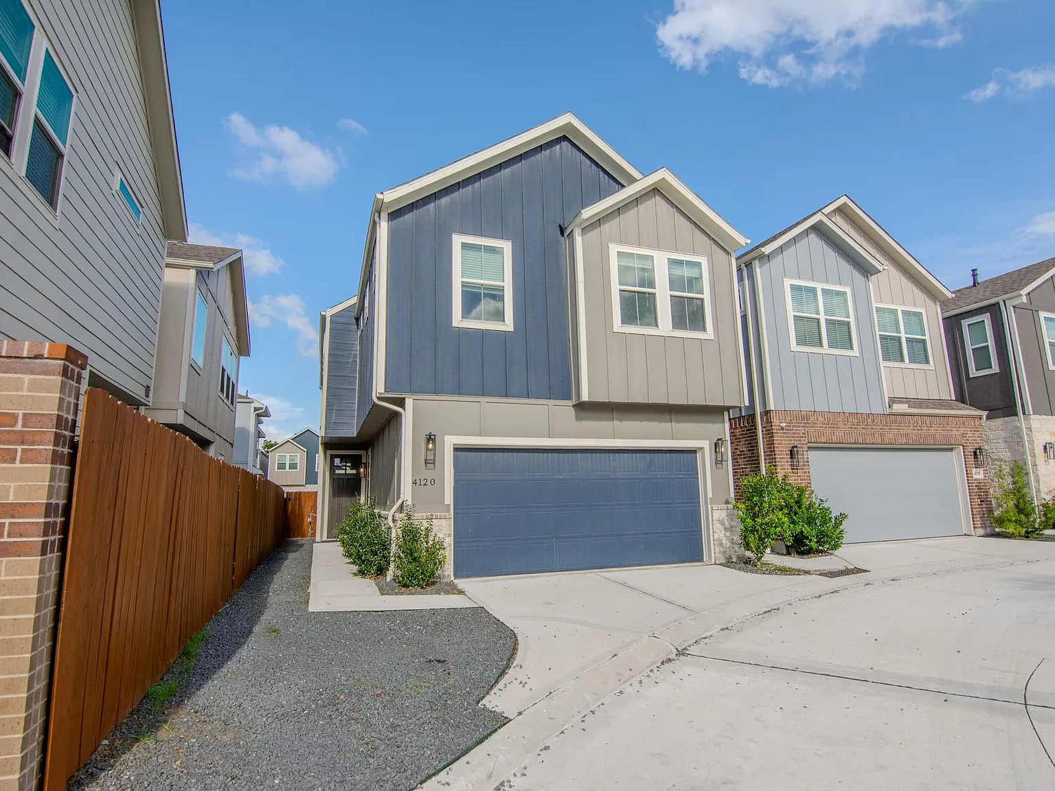 3 bed, 2.5 bath, 2200 sqft, $2,950 — Photo 2