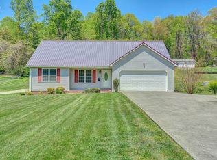 670 Cross Community Rd, Blountville, TN 37617