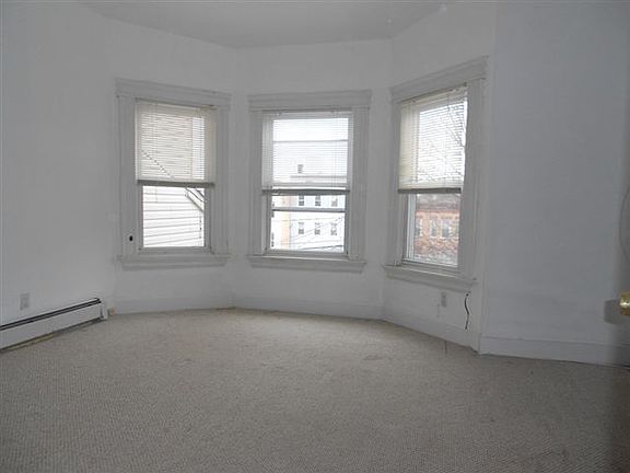 5th image of 231 Duncan Ave