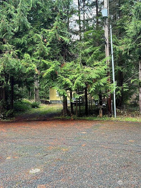 3rd image of 901 Ruby Valley Court