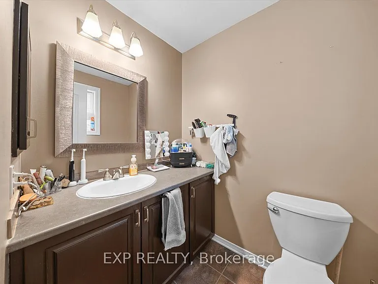 32 Flanders St — Photo 22