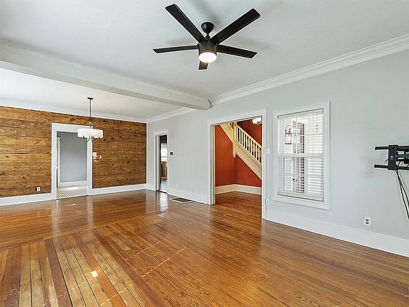 5th image of 607 W Walnut St