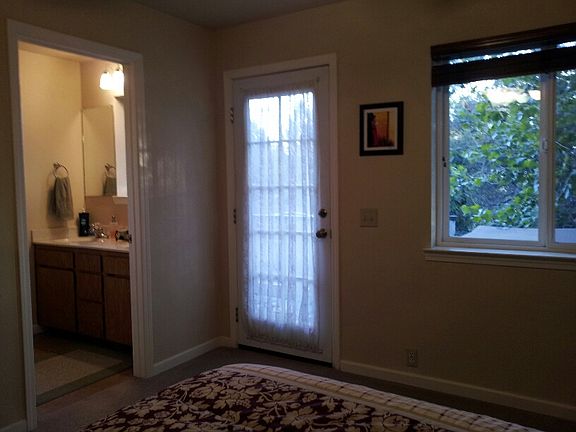 mstr bdrm door to hottub