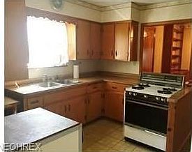 5th image of 23 E Oakland Blvd