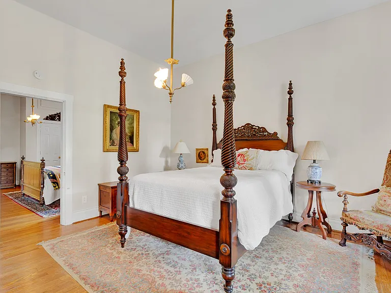 221 Walnut St — Photo 12