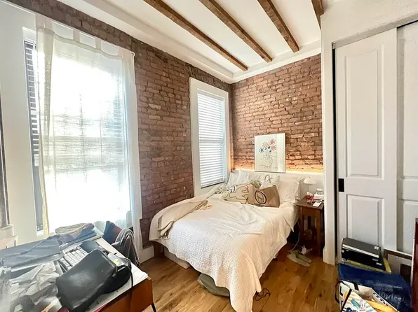 485 Pacific Street image 2 of 5