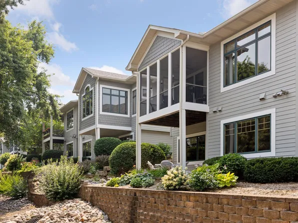 8117 Xerxes Cir, Bloomington, MN 55431