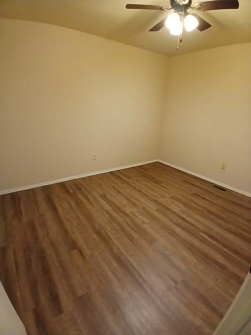 Roomy 2 bedroom 1 bathroom — Photo 4