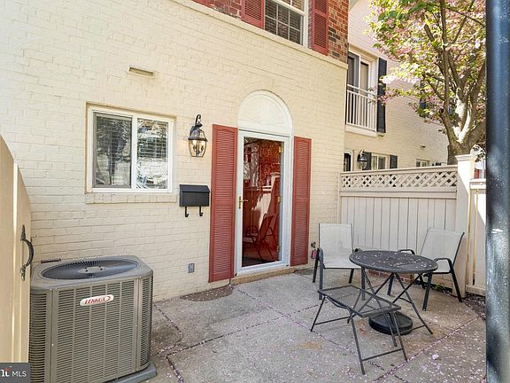 3rd image of 1313 N Van Dorn St