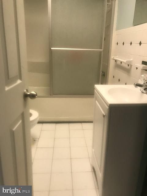 2nd image of 753 Herkness St