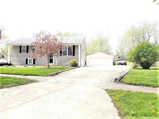 1st image of 825 Cypress Ct