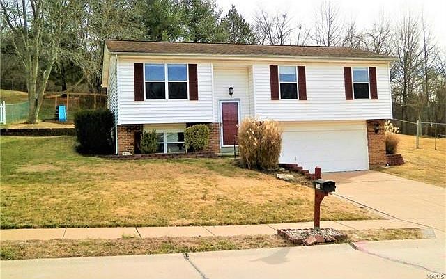 Beautiful Home backs to woods/park on cul-de-sac drive