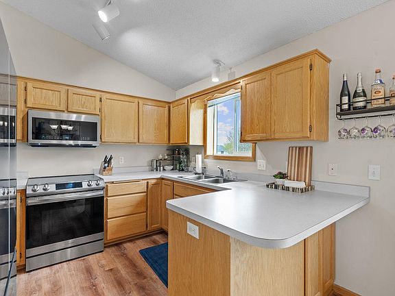 5th image of 10055 Somerset Ln