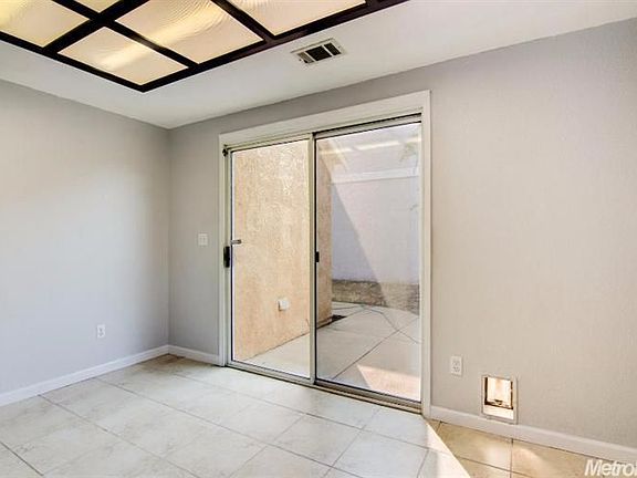 5th image of 5033 N Laguna Dr