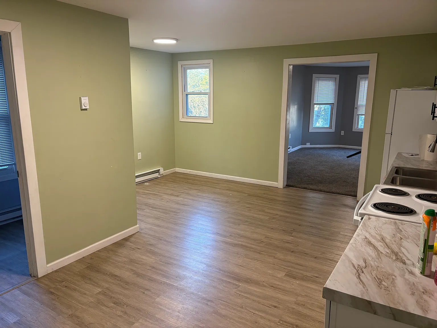 2 bed, 1000 sqft, $1,200 — Photo 4