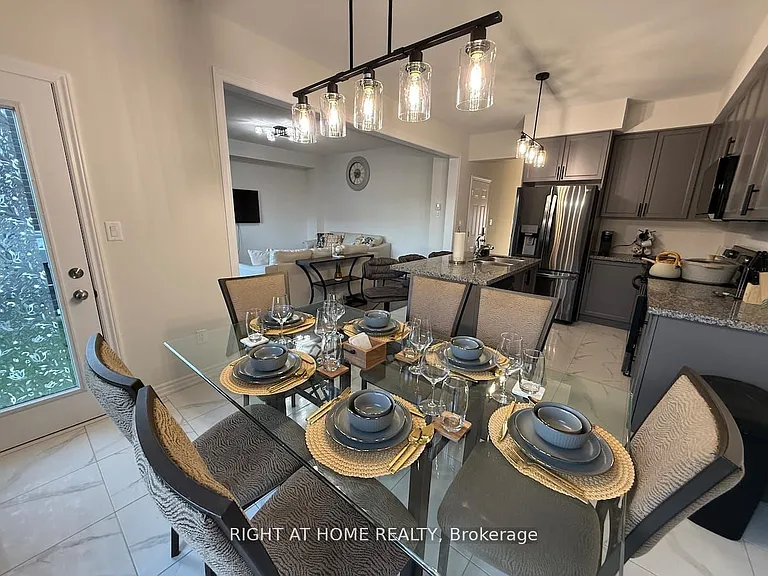 28 Federica Cres — Photo 12