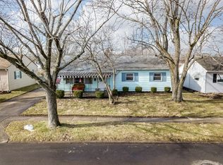 1527 Falke Dr, Dayton, OH 45432