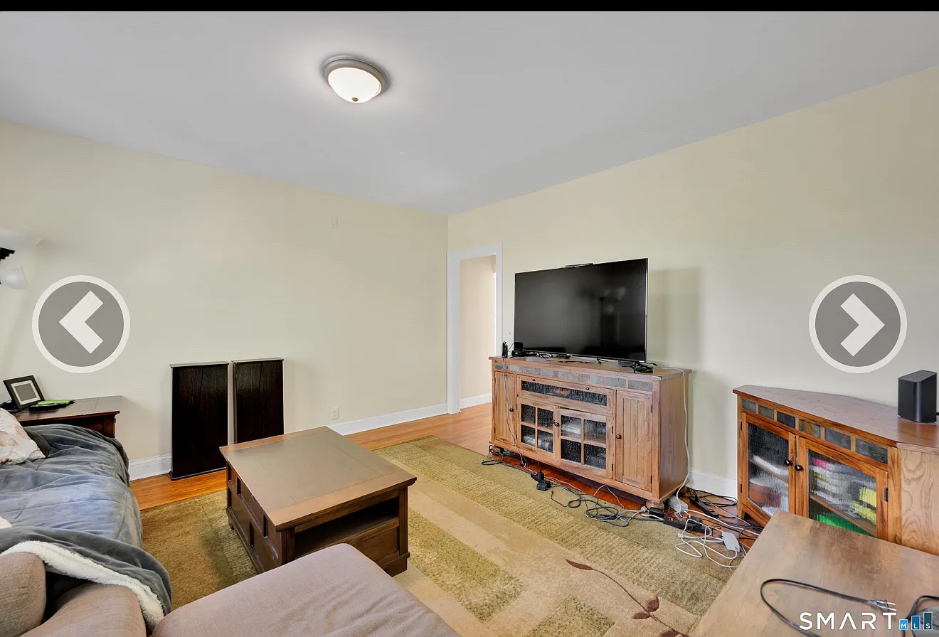 2 bed, 900 sqft, $1,700 — Photo 2