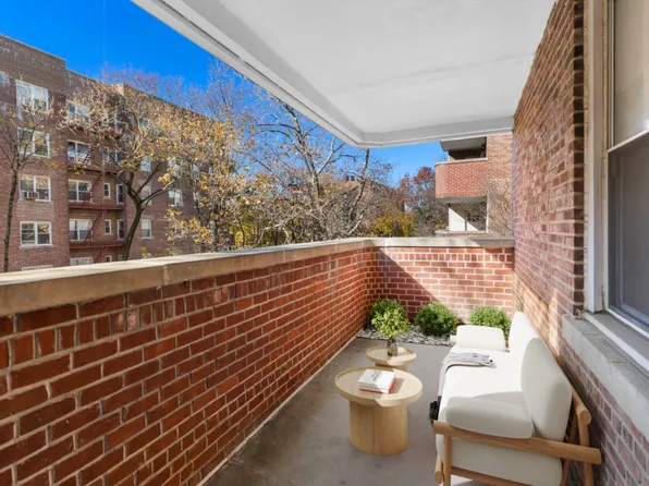 915 East 17th Street image 3 of 10