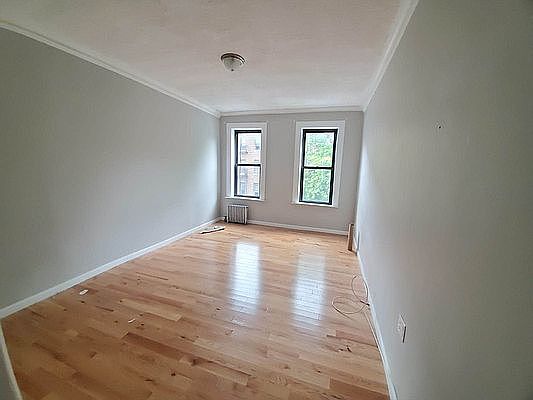 4th image of 1038 Union St #31