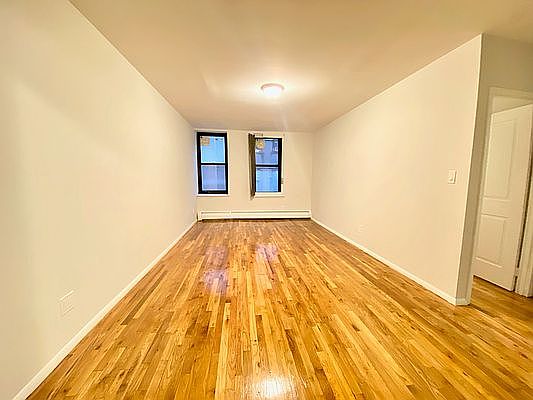 2nd image of 152 Parkside Ave APT 2E