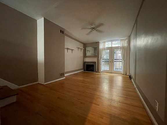 Living Room (1st FL)