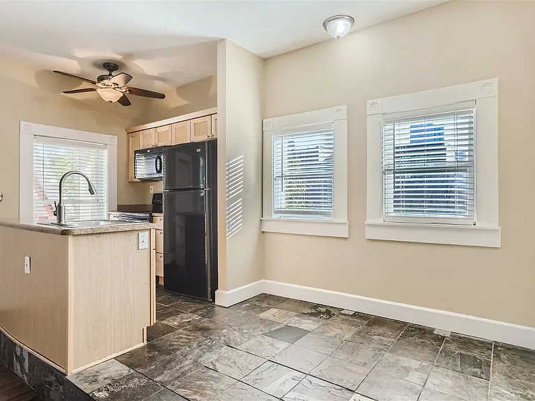2418 Stout St #2 — Photo 4