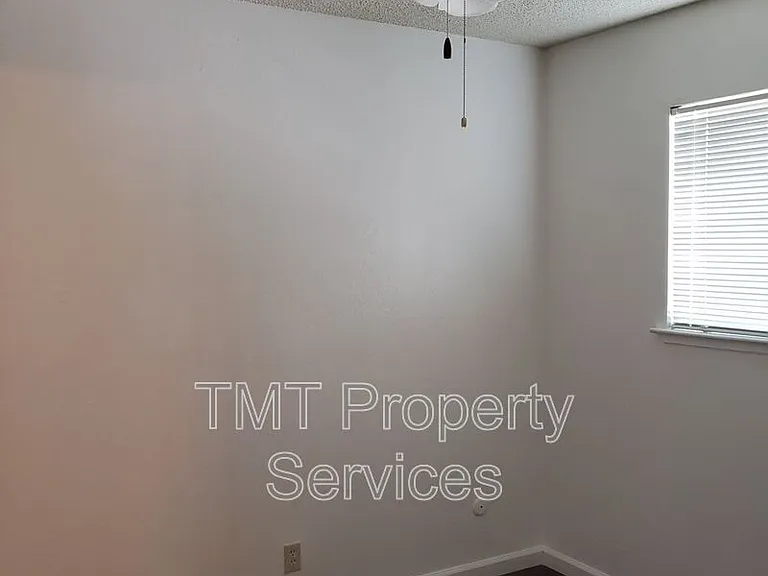 2743 2nd Ave #6 — Photo 12