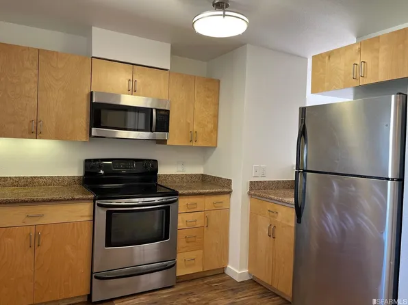 4800 3rd St Unit 401, San Francisco, CA 94124