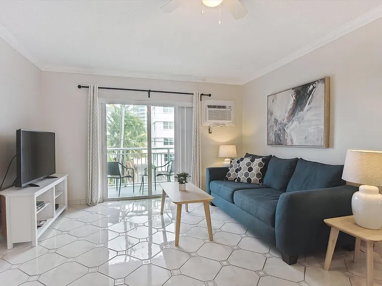 720 Orton Ave #206 — Photo 6