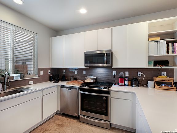 5th image of 330 CLAY ST #10