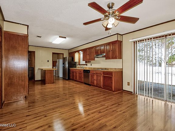 5th image of 13700 Deneen Rd