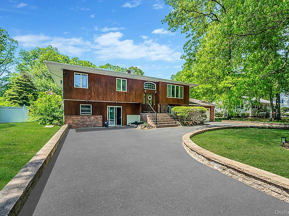 2nd image of 118 Ledgewood Drive