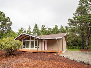 88065 Leeward Dr, Florence, OR 97439
