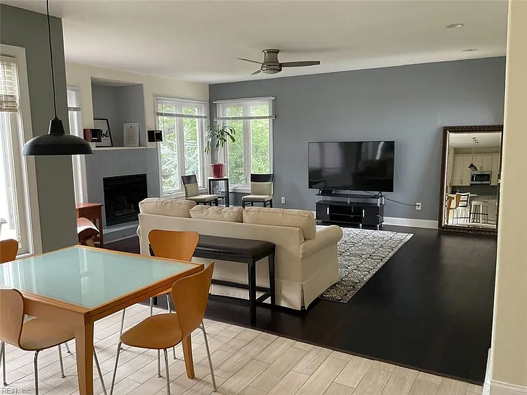 View from Kitchen to Familyroom