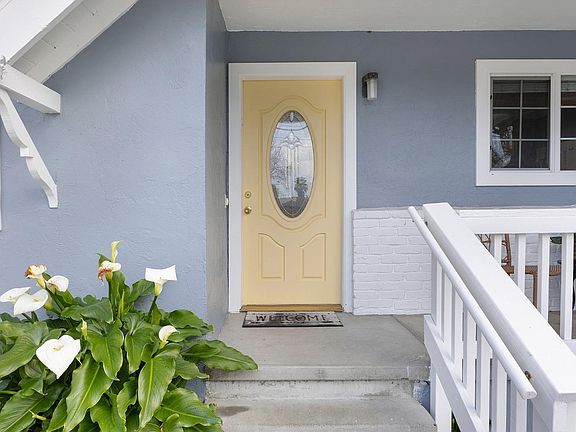 3rd image of 2420 Tamarisk Drive