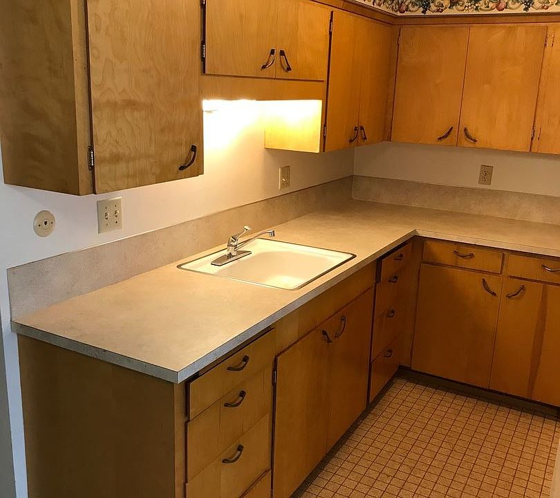 1st image of 401 Holly St APT 12