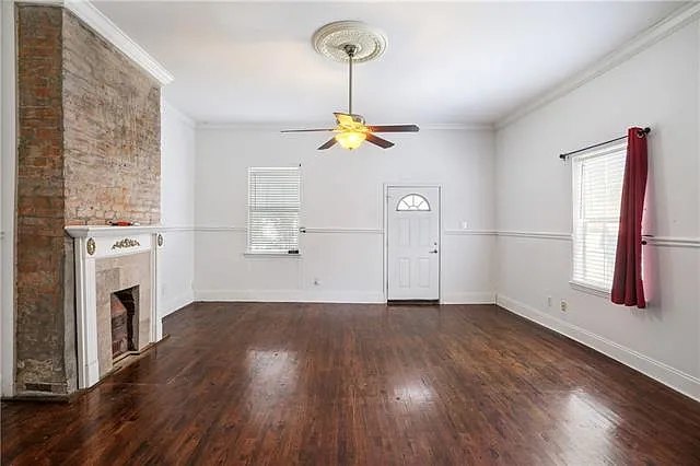1136 Touro St — Photo 5